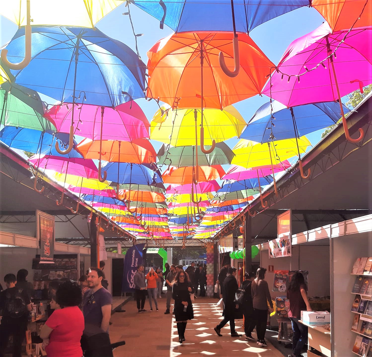 decoração temática feira de livros