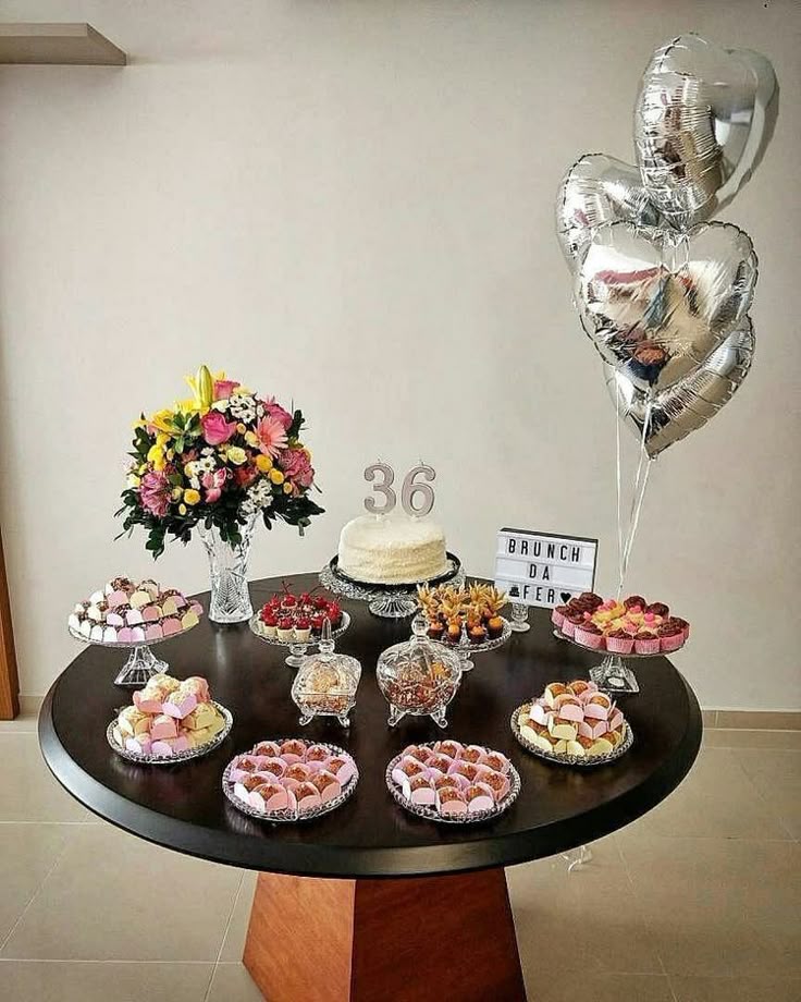 decoração de festa com espaço para louça