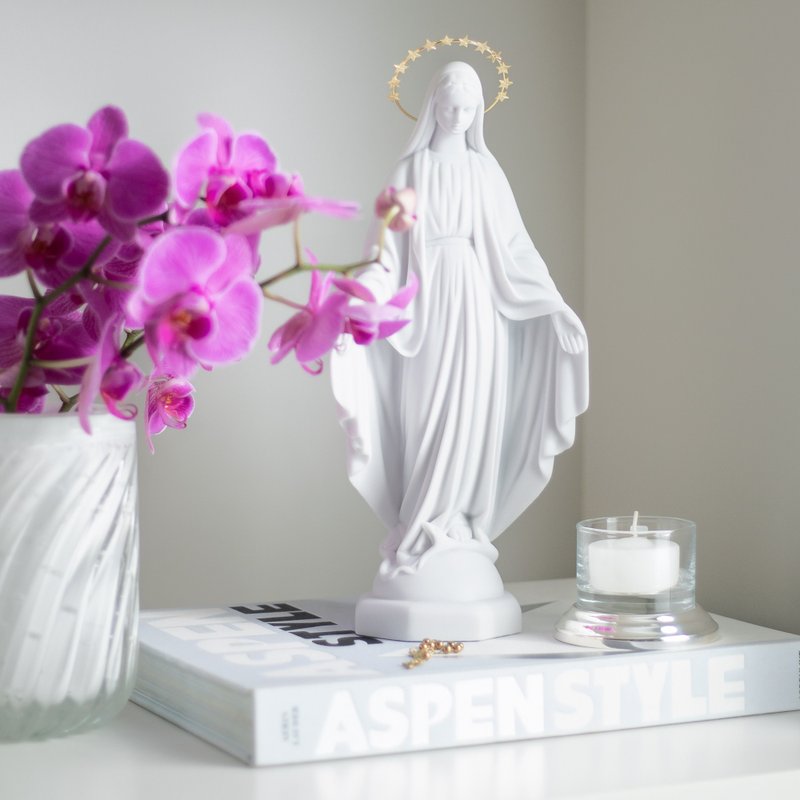 decoração Nossa Senhora das Graças para altar caseiro