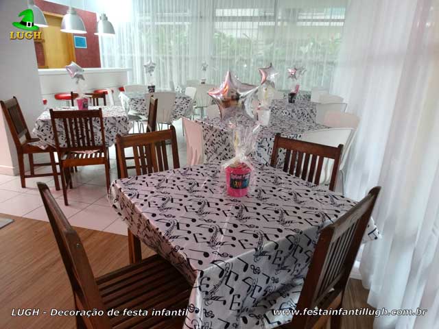 decoração de aniversário simples e barata