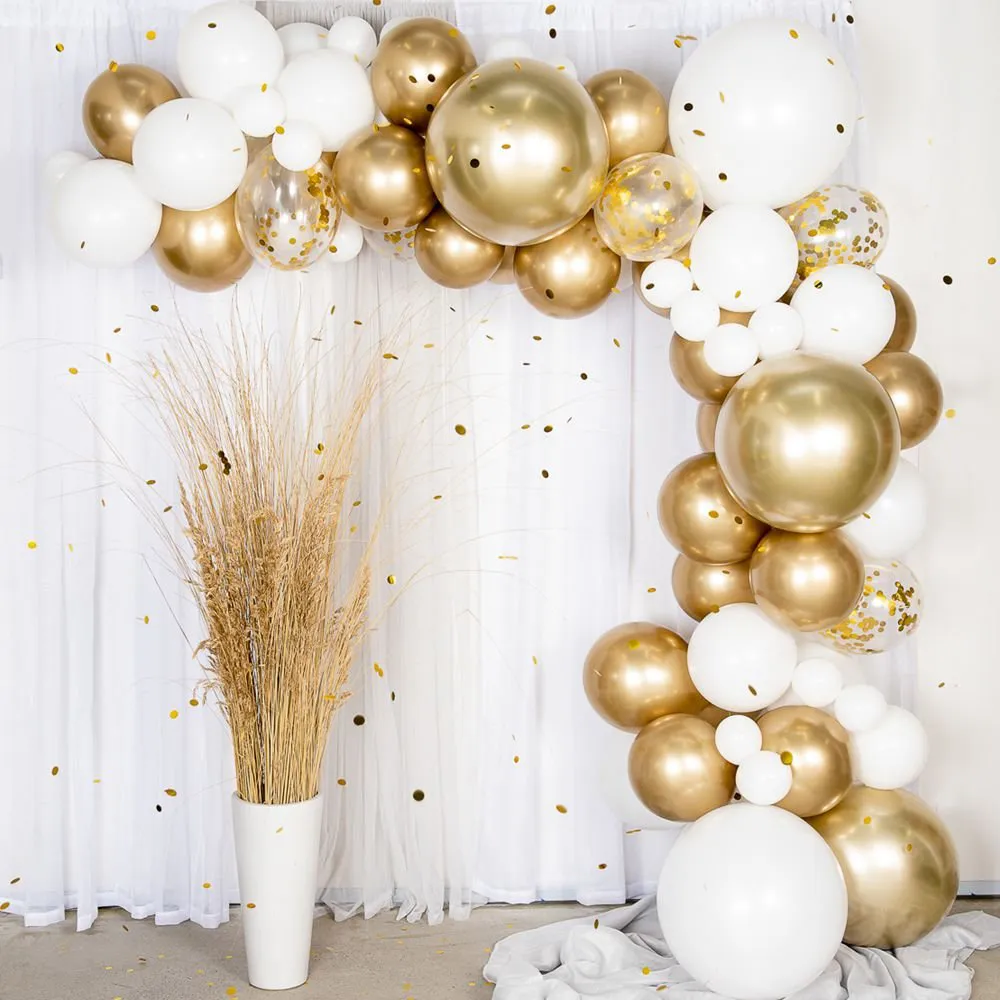 mesa posta prata e dourado ano novo