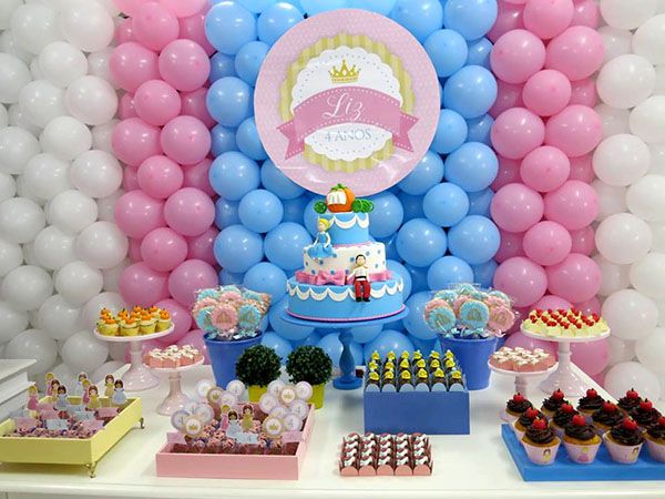 balões rosa e azul para festa