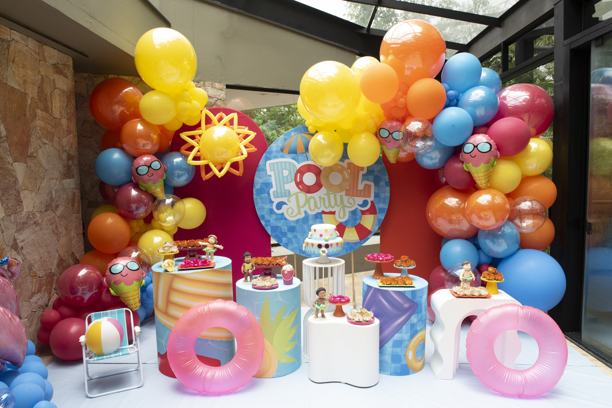 como decorar festa na piscina com pouco dinheiro