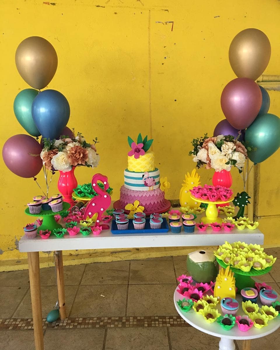 decoração festa piscina barata