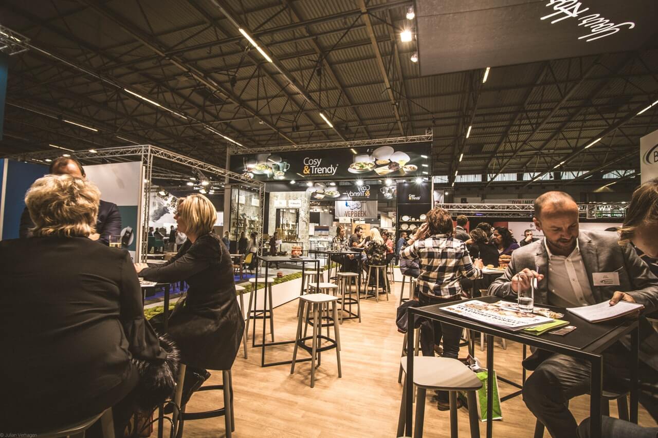 móveis para estande de feira