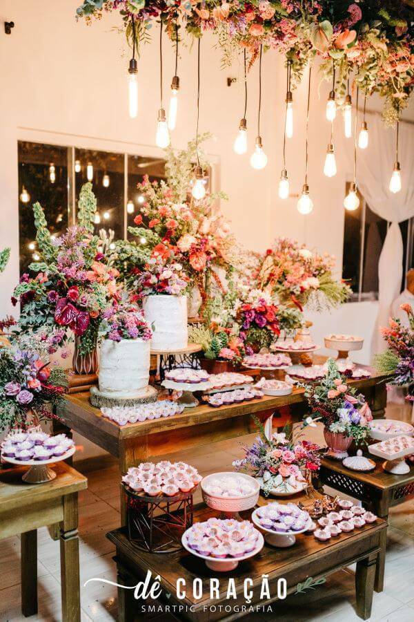 decoração de casamento intimista mesa do bolo