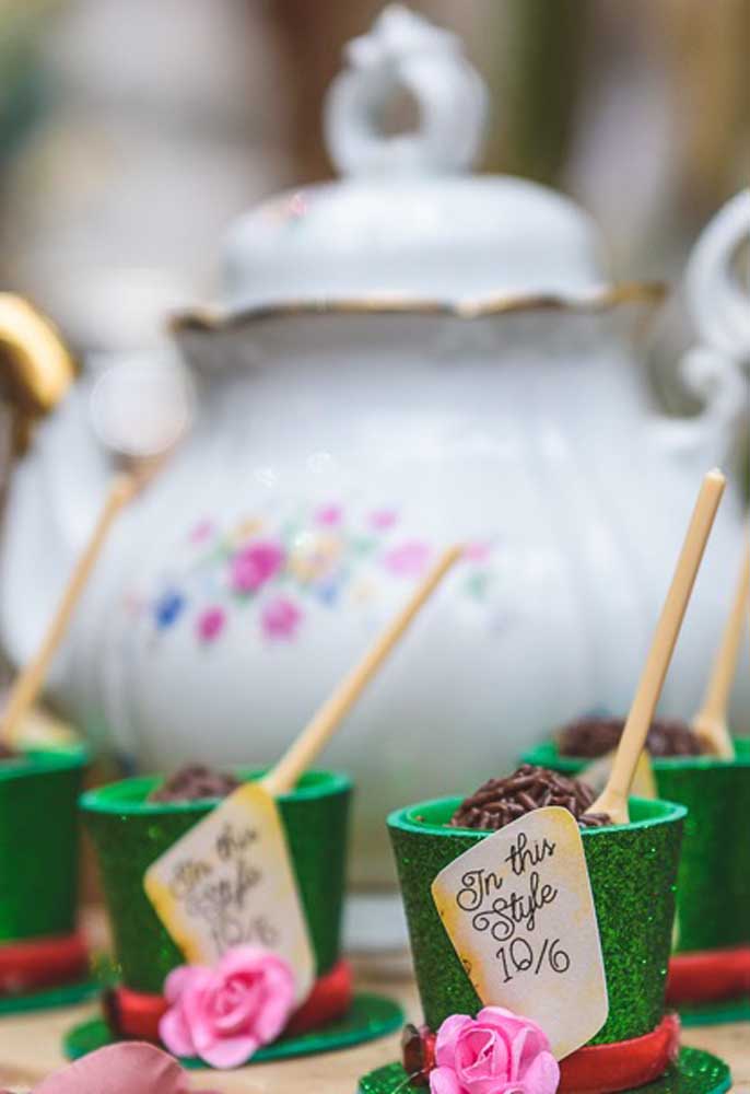lembrancinhas alice no pais das maravilhas