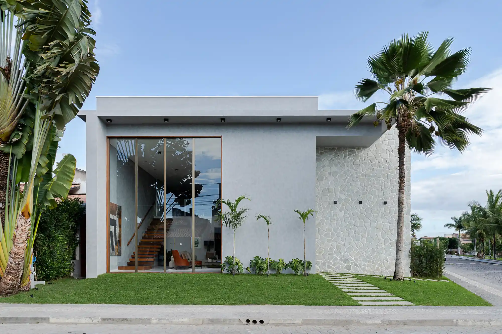 projetos de casas com fachadas imponentes