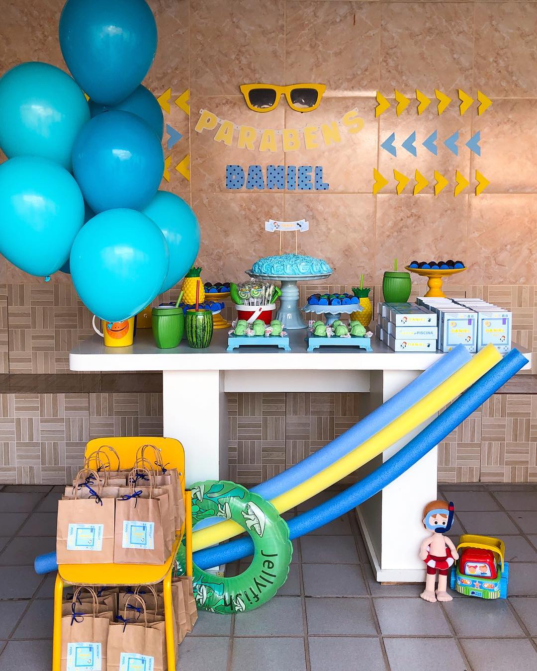pool party decoração econômica