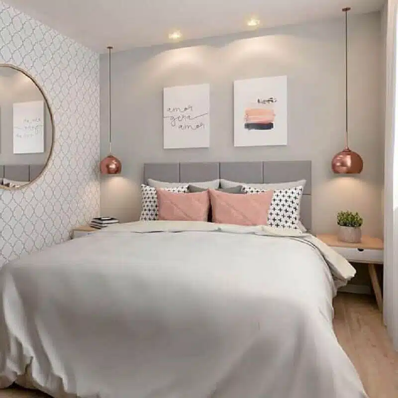 quarto com papel de parede