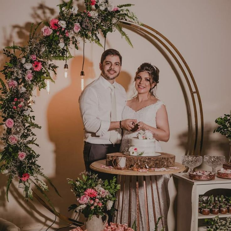 decoração mesa bolo casamento barata
