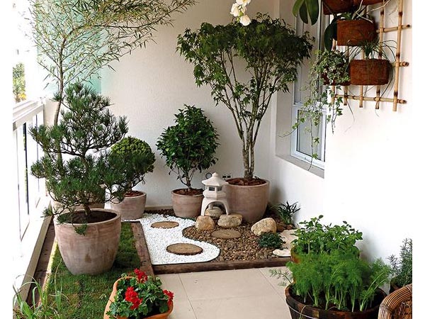 decoração de varanda pequena com plantas