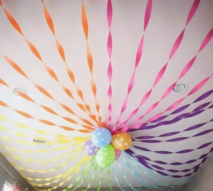 TNT no teto para festa de natal