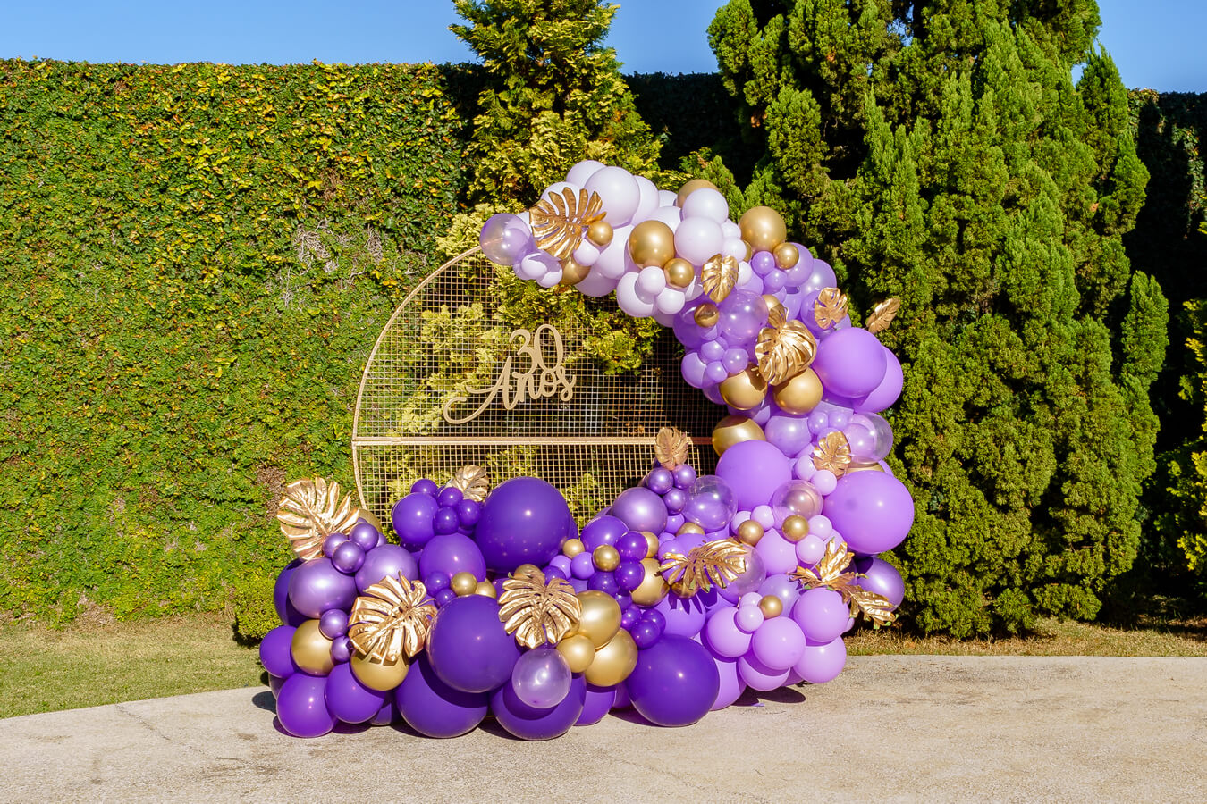 decoração de festa adulta com balões