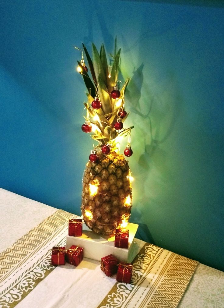 árvore de natal com frutas
