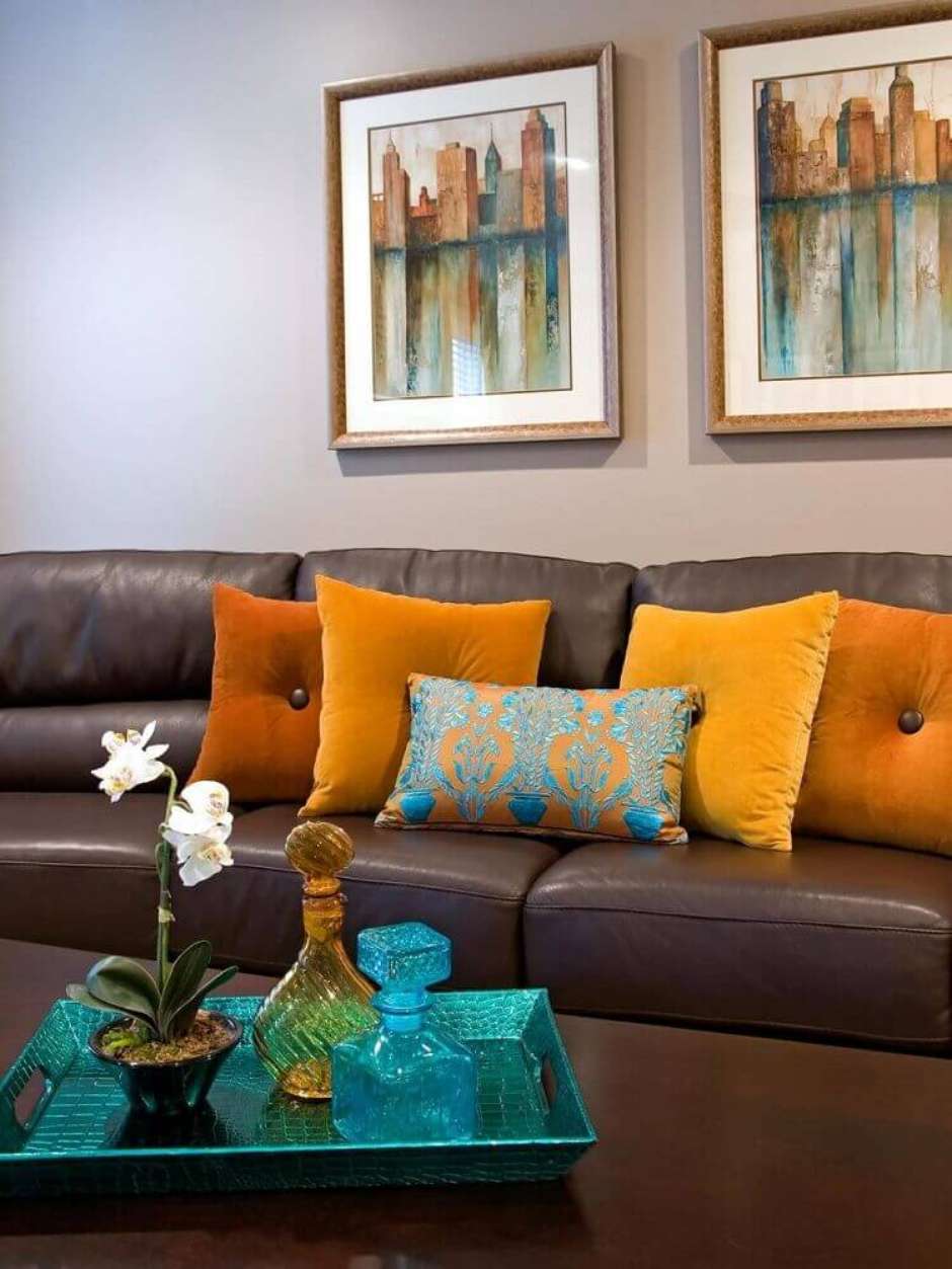 decoração sala sofá marrom