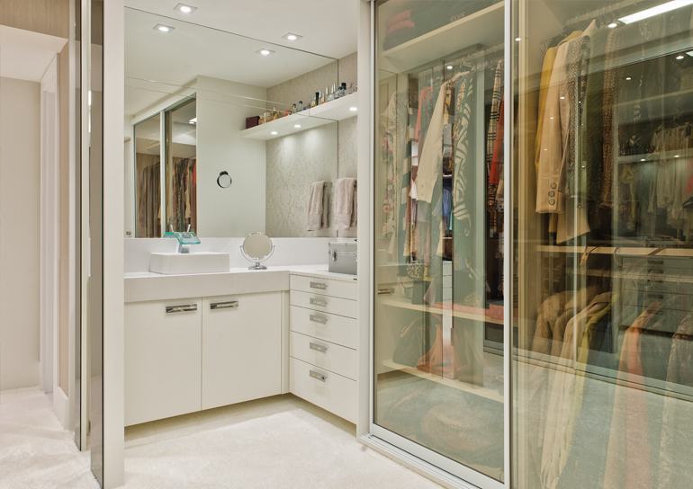 projeto suíte com closet e banheira